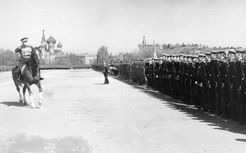 Одесса Г.К. Жуков принимает первомайский парад 1947 года